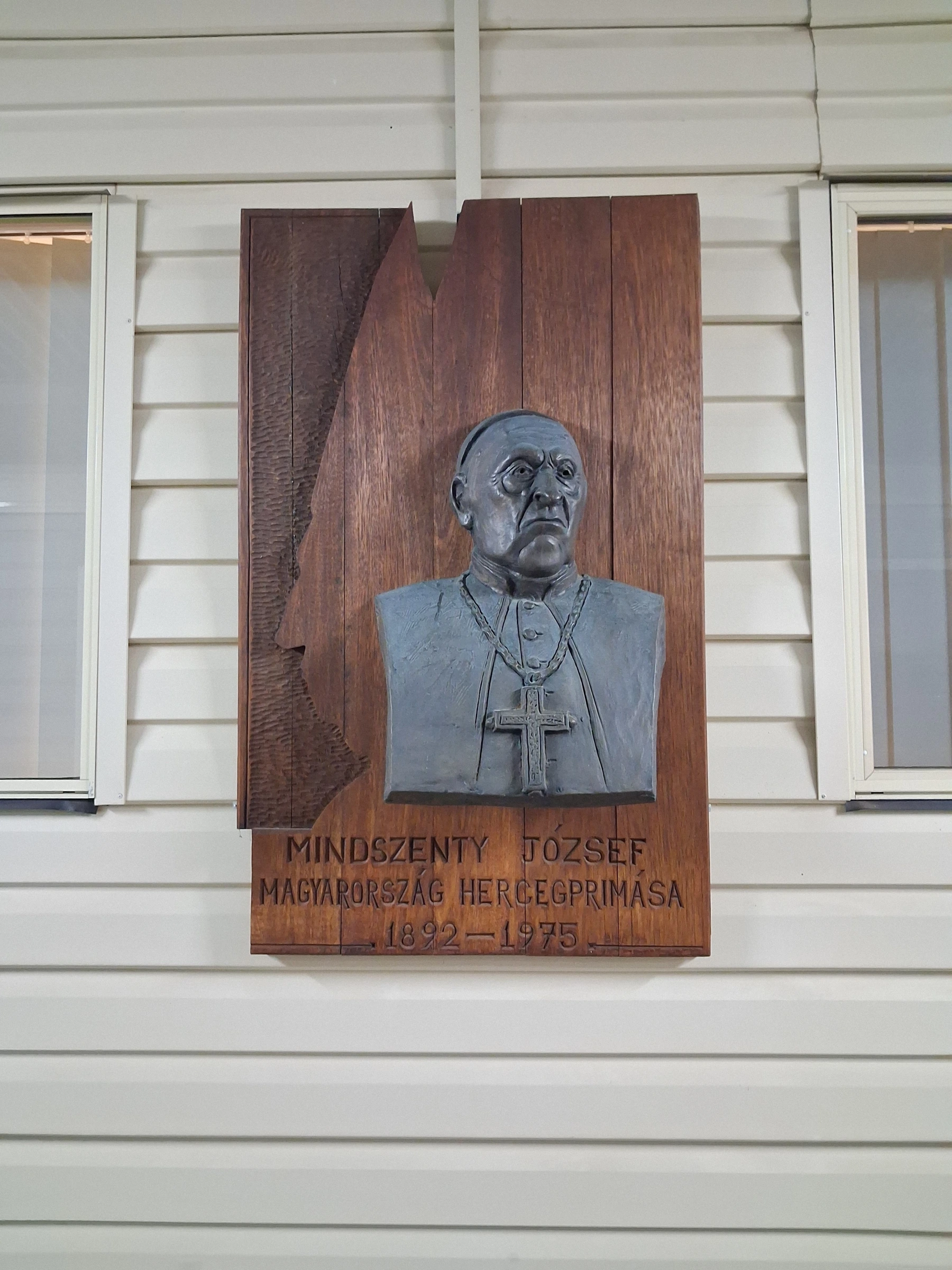 Statue of Cardinal Mindszenty in Rockbank