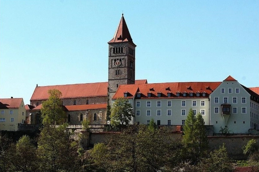 Former Hungarian High School in Kastl