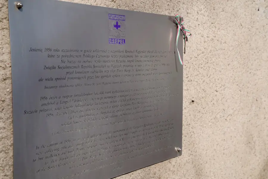 Commemorative plaque marking the solidarity between Szczecin and Csepel in 1956