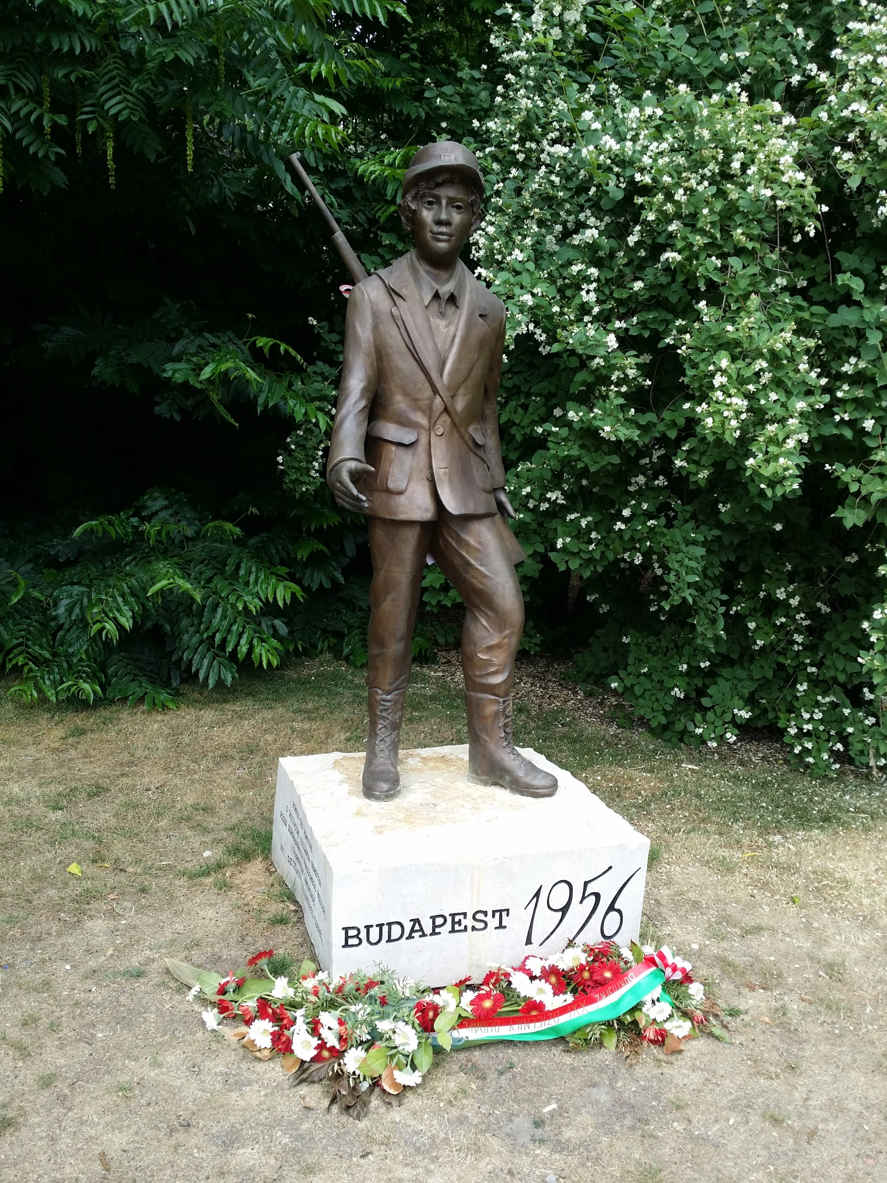 Statue of the Lad of Pest