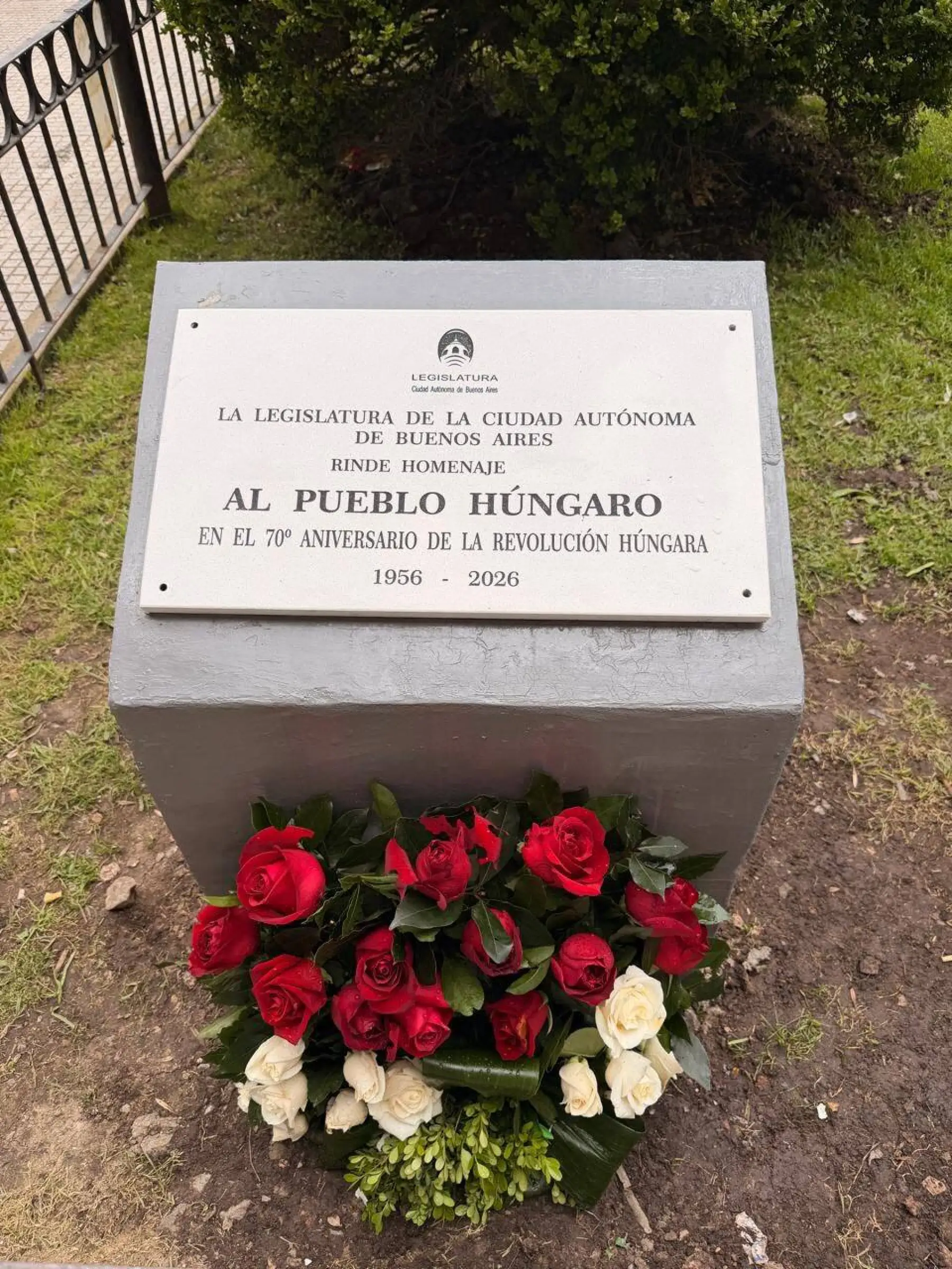 Commemorative plaque honoring the Hungarian heroes of 1956